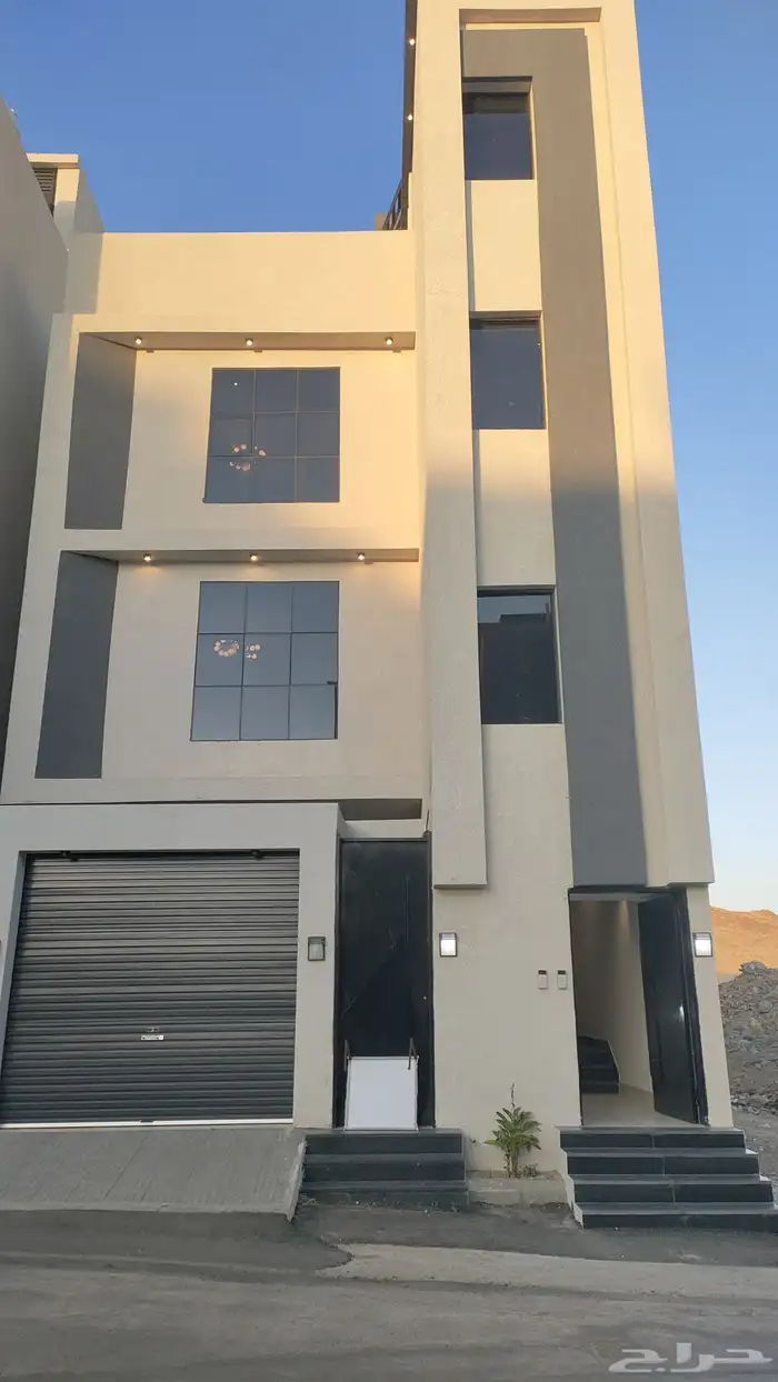 للبيع شقق ارضية وعلويه موقع مميز تشطيبات فاخرة 2