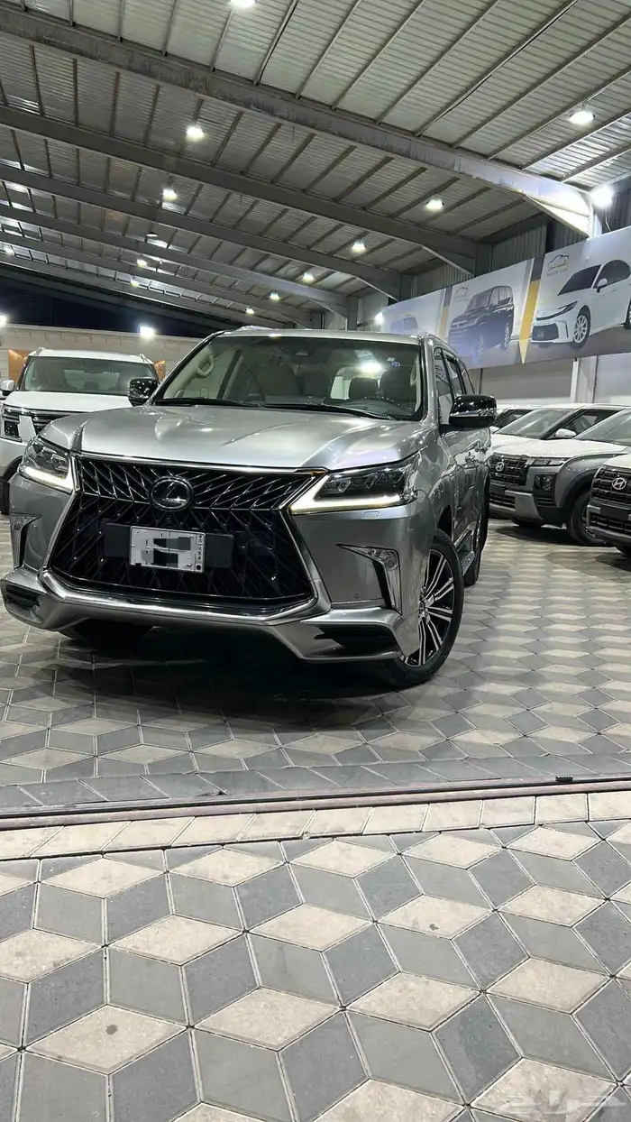 لكزس سبورت LX570 DD فل 2020 عداد 74 ألف كيلو 1