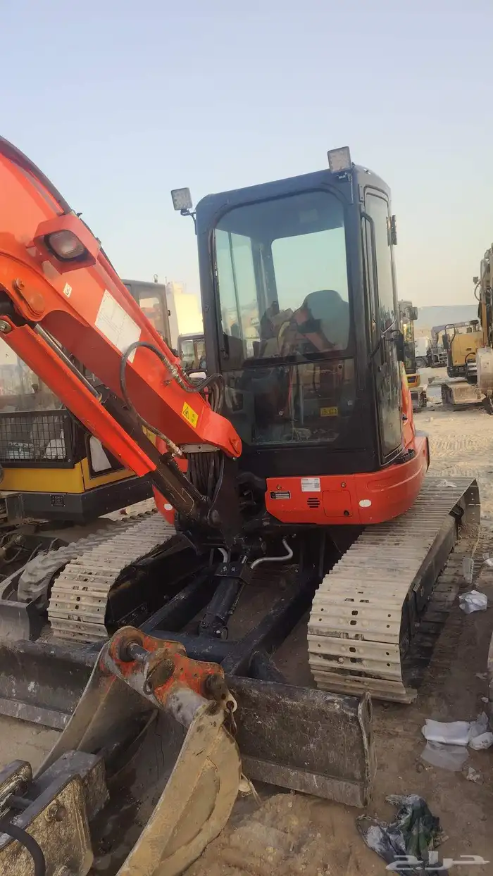 بوكلين صغير للايجار اليومي والشهري داخل الرياض 2