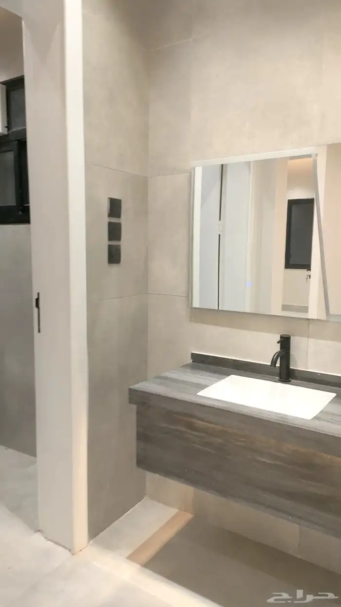 للبيع شقق ارضية وعلويه موقع مميز تشطيبات فاخرة 10