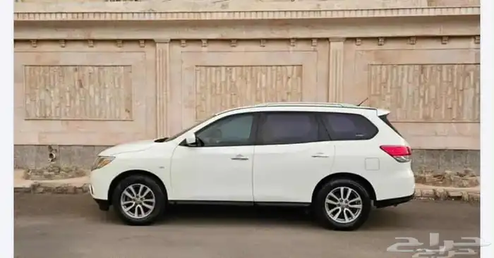 نيسان باثفايندر (Nissan Pathfinder) بيضاء اللون موديل 2014 5