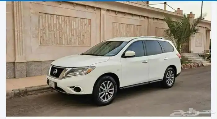 نيسان باثفايندر (Nissan Pathfinder) بيضاء اللون موديل 2014 2