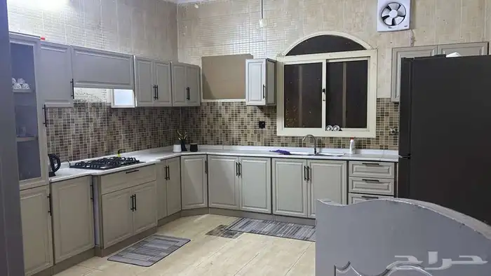 دولاب مطبخ للبيع شبه جديد 1