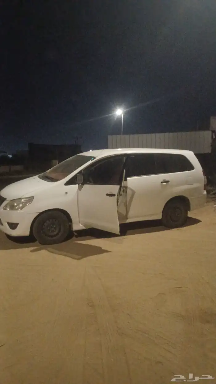 انوفا موديل 2015نظيف وكاله قير عادي 0