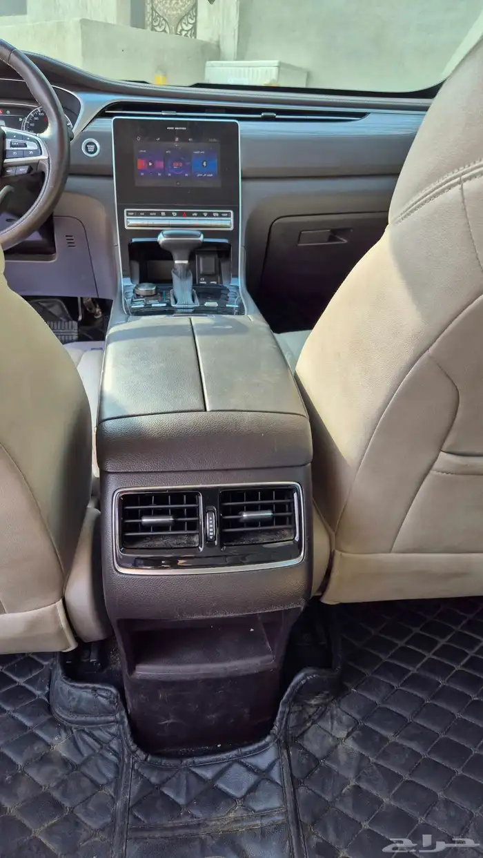 GS 5 سيارة GAC 8