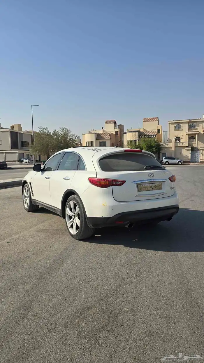 انفينيتي QX70s موديل 2014 8 سلندر 5.0L دبل و ممشى قليل جدا 6