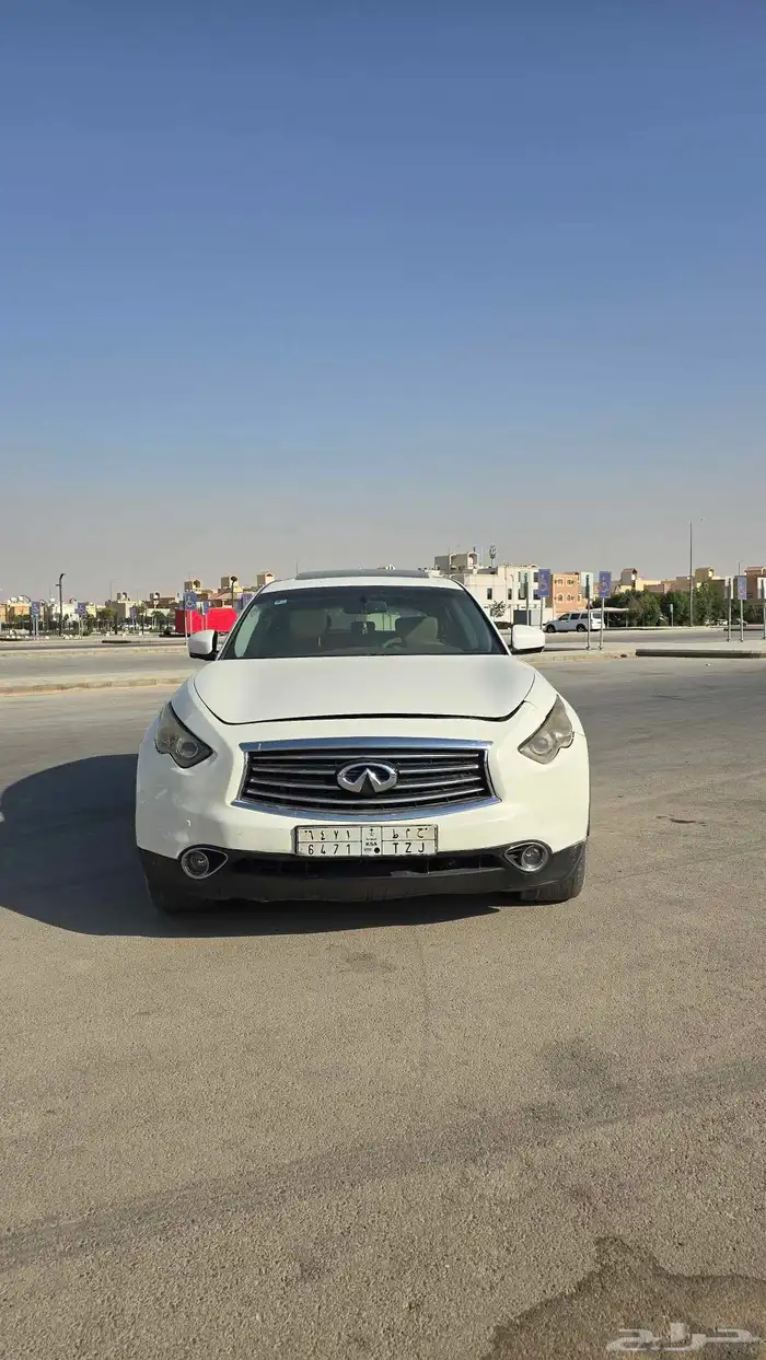 انفينيتي QX70s موديل 2014 8 سلندر 5.0L دبل و ممشى قليل جدا 3
