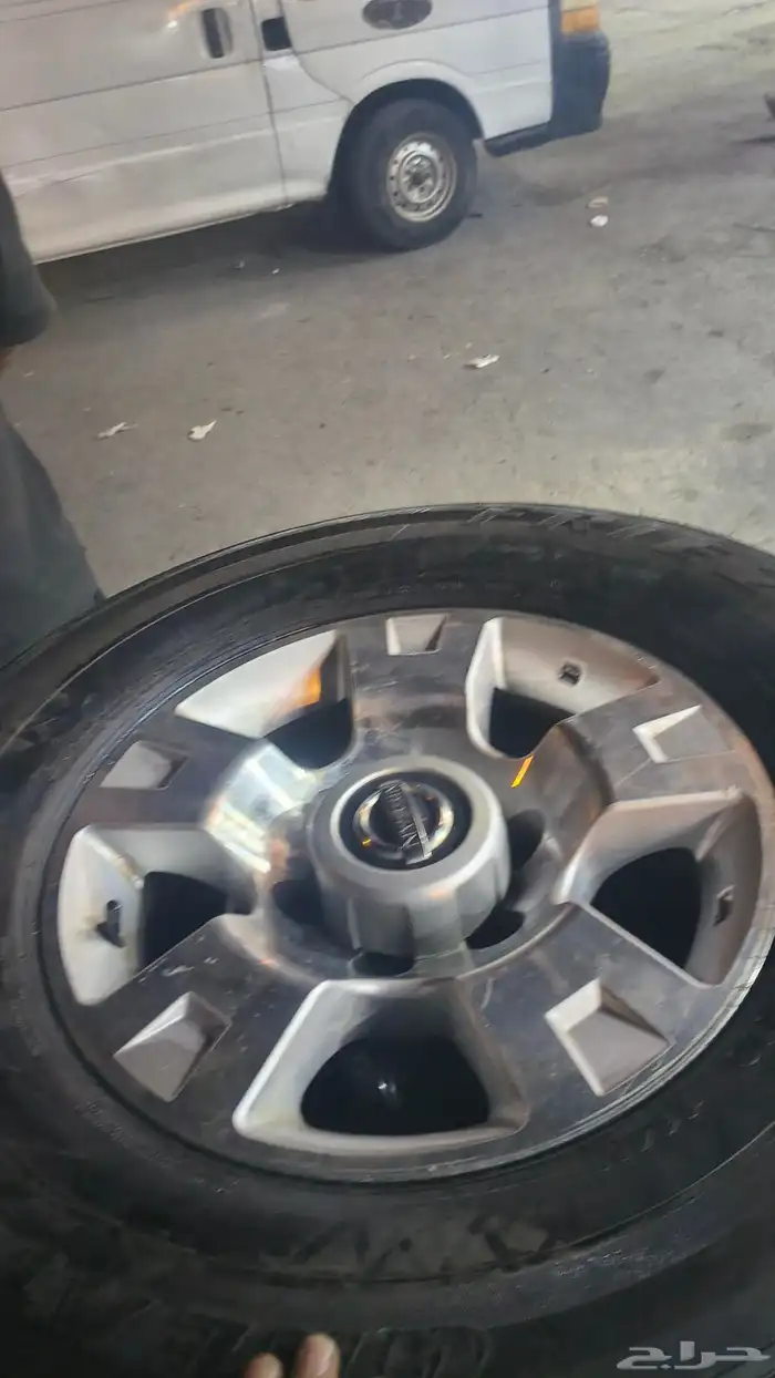 جنوط فتك 2005 صيني مقاس 16 مع كفرات تاريخ 24 شبه جديد 0