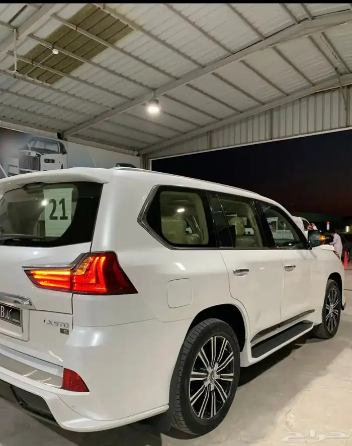 للبيع لكزس 2021 سعودي فل شرط وكاله 0