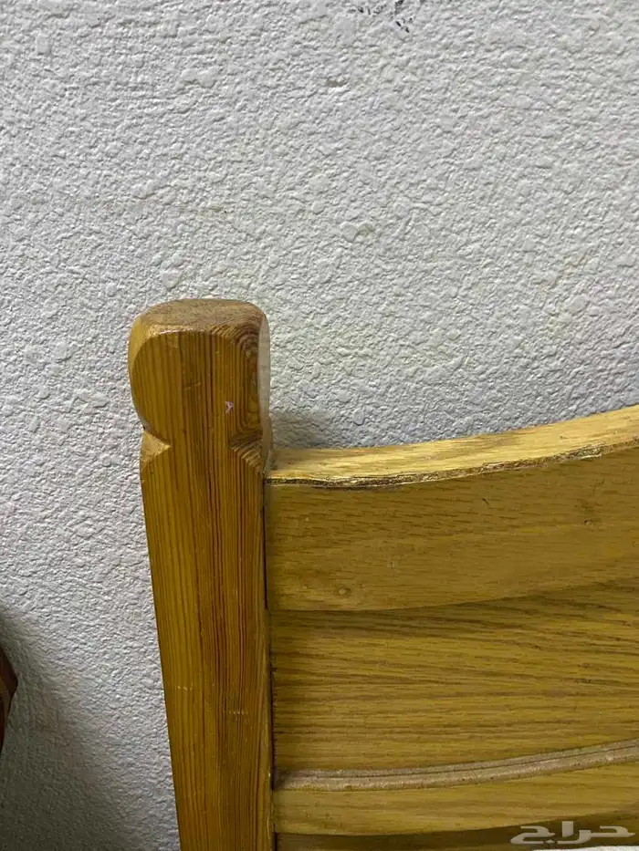 كنب 4 قطع بحاله جيده 250  سرير خشبي موجود منه 2 الواحد 50 4