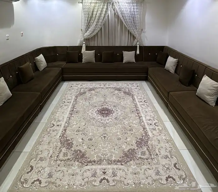 كنب ومفرشة وستارة 0