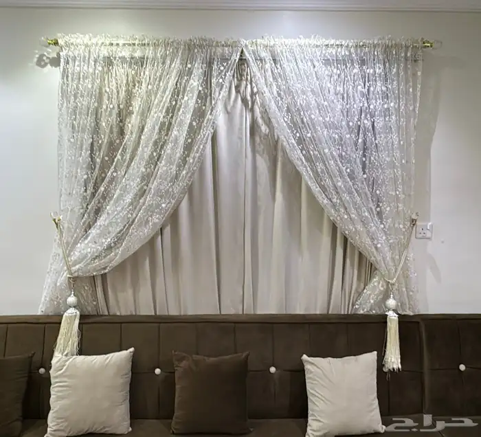 كنب ومفرشة وستارة 2