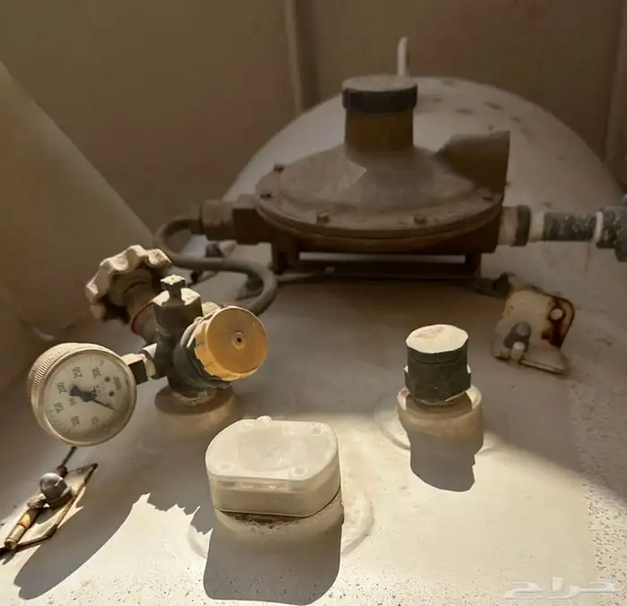 خزان غاز 1000 لتر بحالة ممتازة الموقع خميس مشيط 2