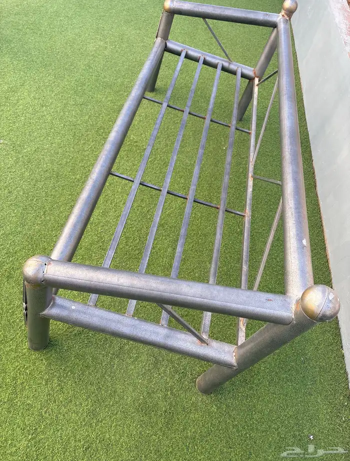 كراسي حديد 0