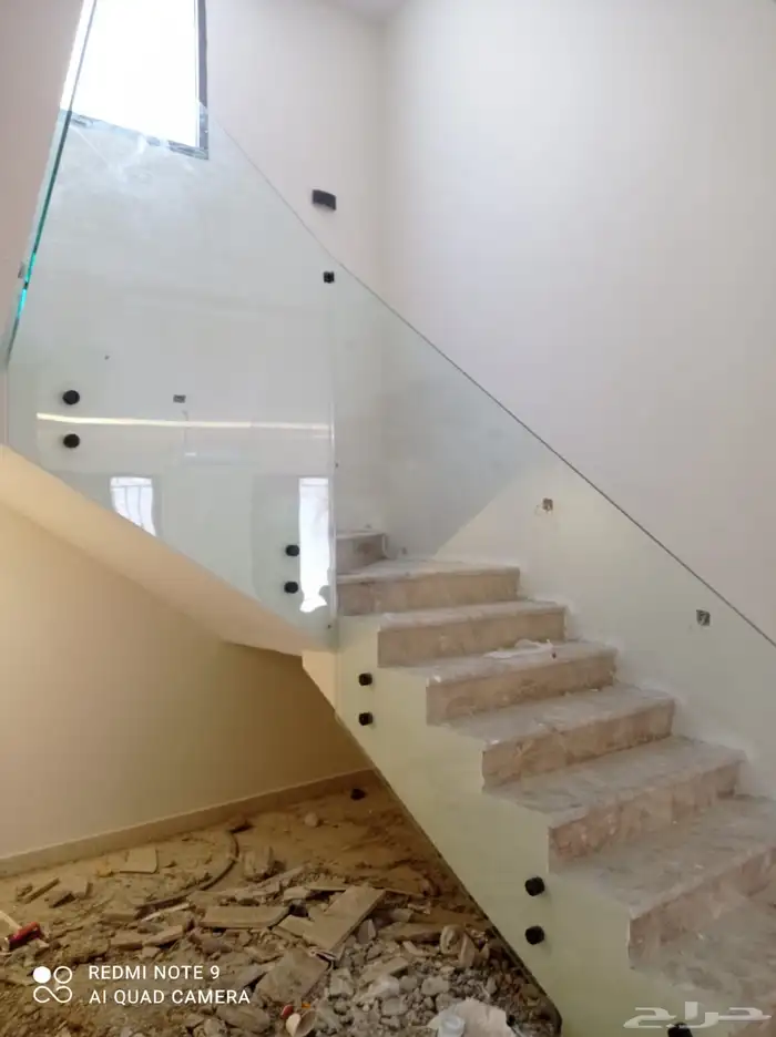 دربزين زجاج 12ملي زجاج سكريت شبابيك المنيوم 2