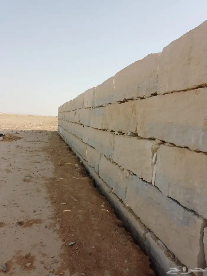 نقوم بتركيب الشبوك بجميع أنواعها وتسوير المزارع بلا حجر الطب 4