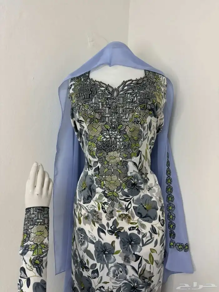 مخاوير قطع غير مخيطة تطريز على الصدر والاكمام 3