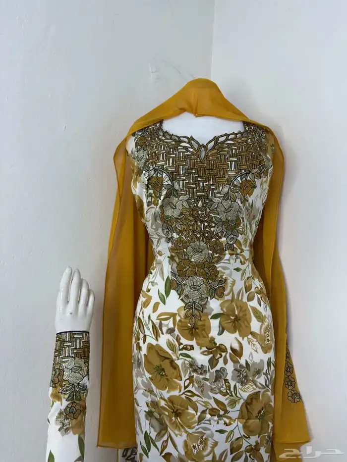 مخاوير قطع غير مخيطة تطريز على الصدر والاكمام 1