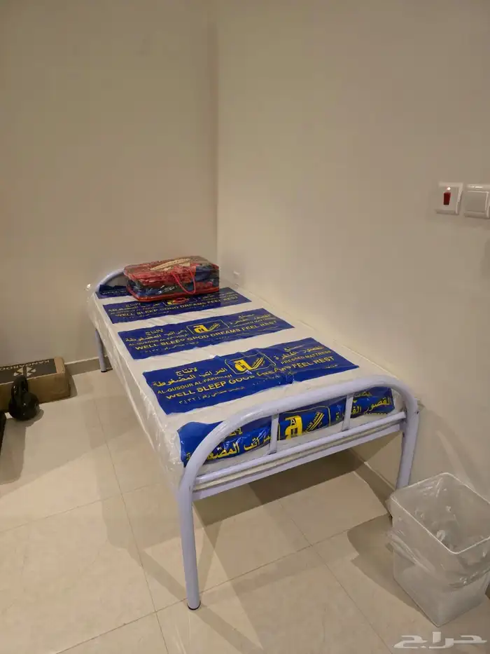 سرير حديد دورين دور واحد مراتب طبي بطانيات و مخده سم جديد 9