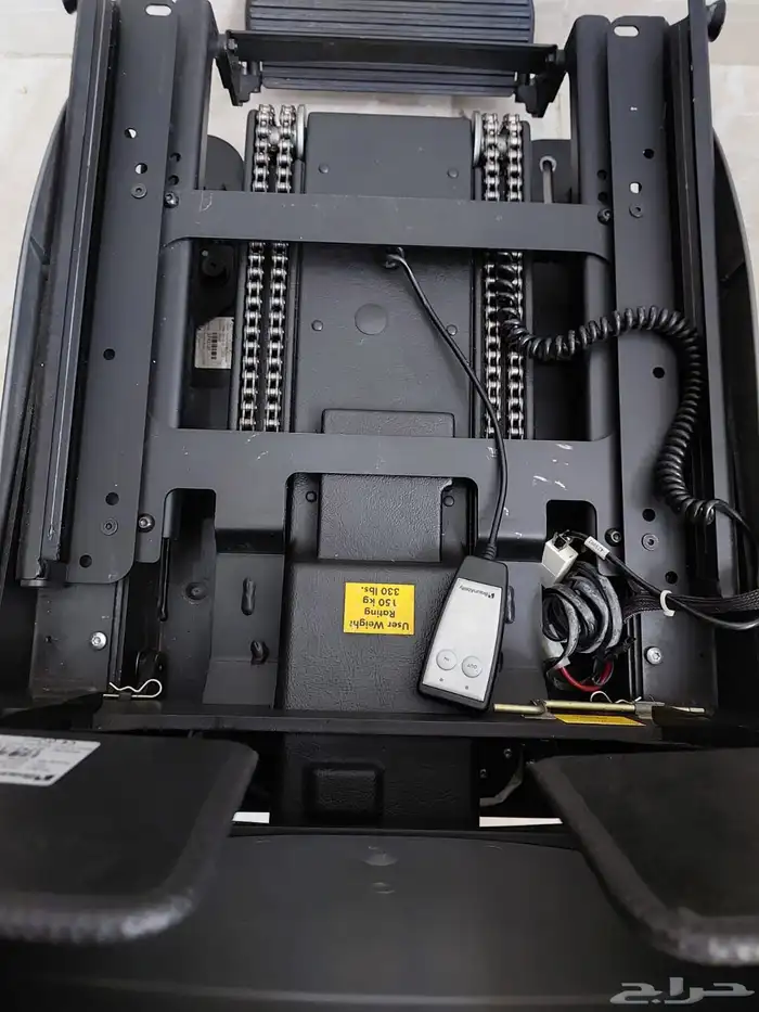 كرسي سيارة متحرك كهربائي ل كبار السن و احتياجات خاصة و الهمم 12