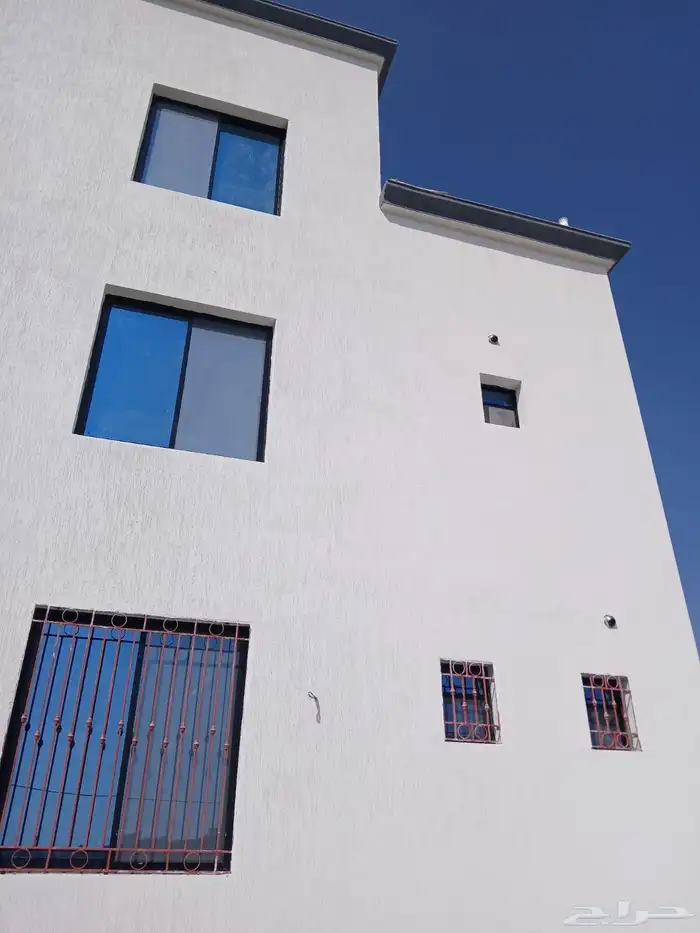 احمد لعمل البرفين والدهانات 1