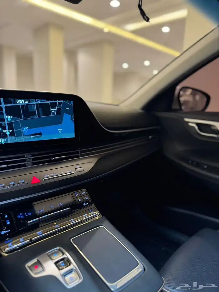 ازيرا 2021 ( بنزين ) فل كامل بحالة الوكالة 16