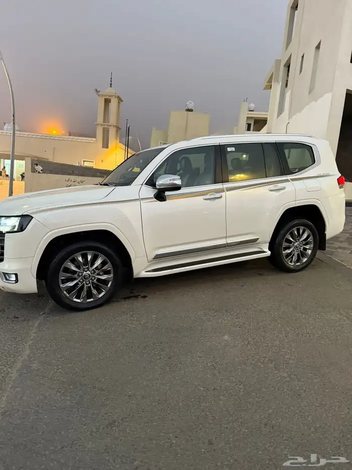 جيب لاندكروزر L5 4