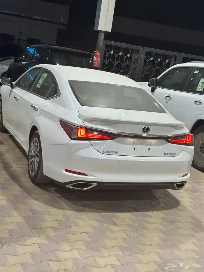 لكزس ES350 فئة CA جناح وارد قطري 2025 5