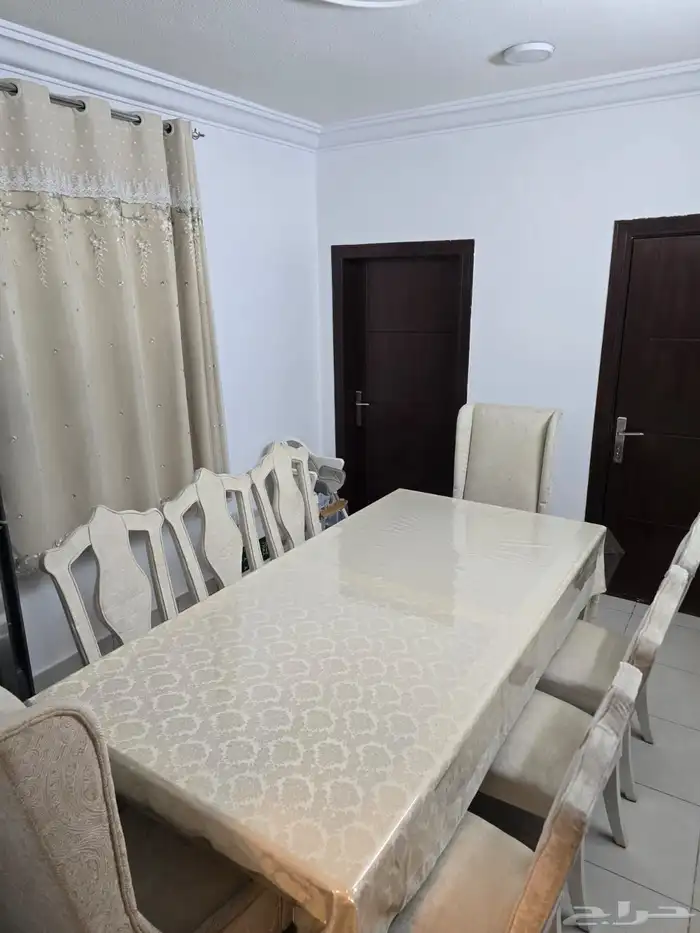 طاولة طعام 0