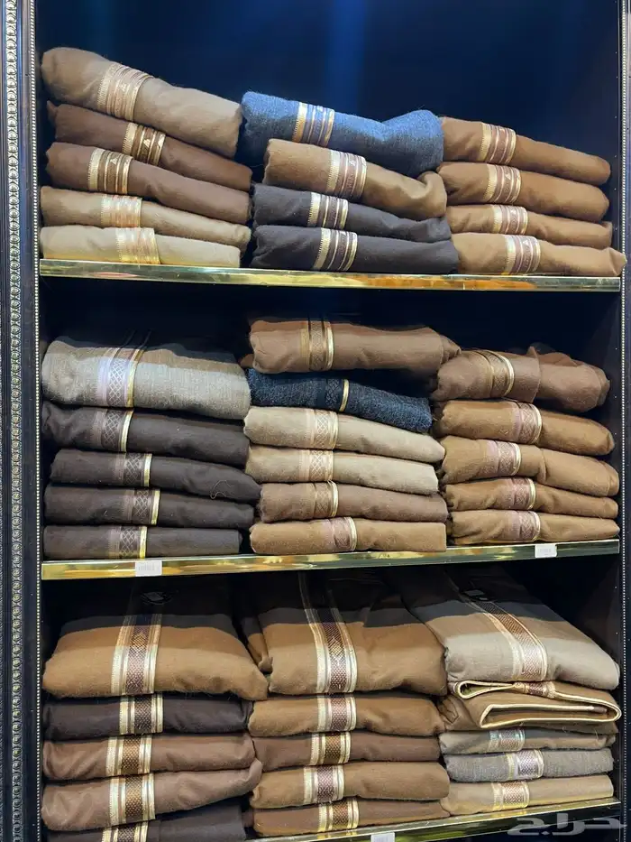 هدايا بشت شتوي وبر فرة بشت زواج دروع سبوف تخرج ترقية 1