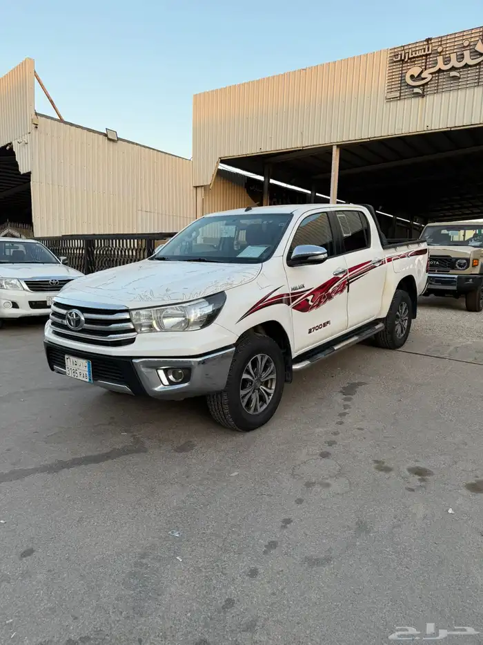 تويوتا هايلوكس 2016 سعودي دبل بنزين قير اتوماتيك عداد 210 0