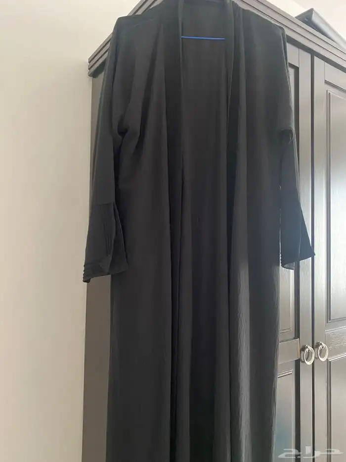 عبايات مستعمله نظيفه للبيع 50 ريال الحبه المقاس 54 مع الطرحه 1