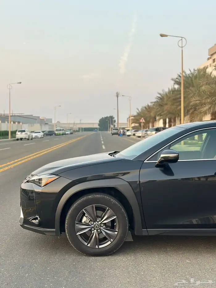 لكزس ux2023 فئة AA 3