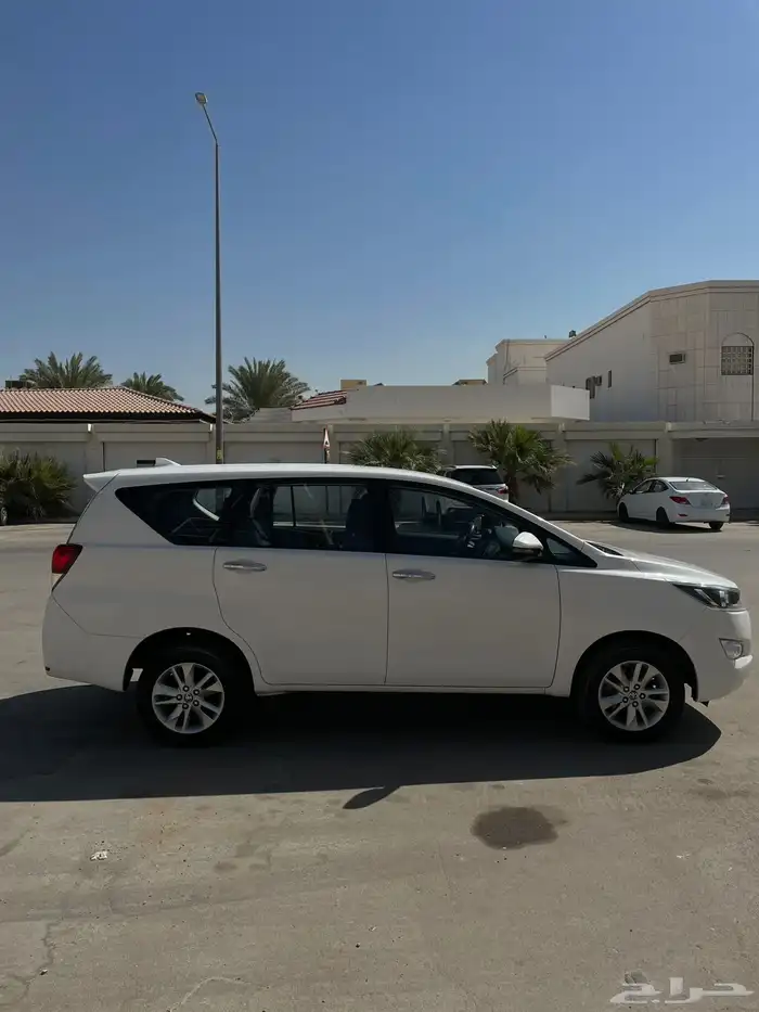 للبيع انوفا 2020 نظيف 5