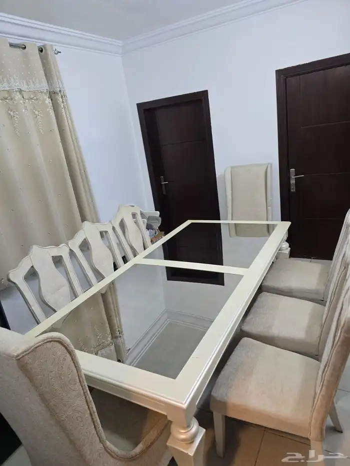 طاولة طعام 3