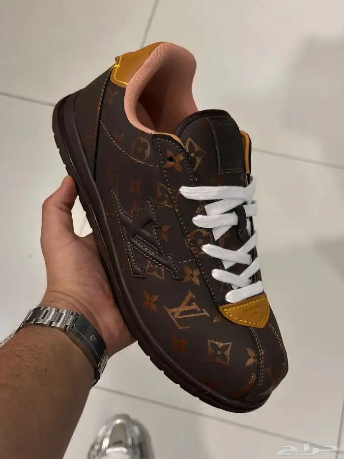 احذيه اسيكس ديور لويس فيتون ماستر فتنامي 39