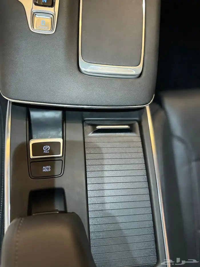 ازيرا 2021 ( بنزين ) فل كامل بحالة الوكالة 13