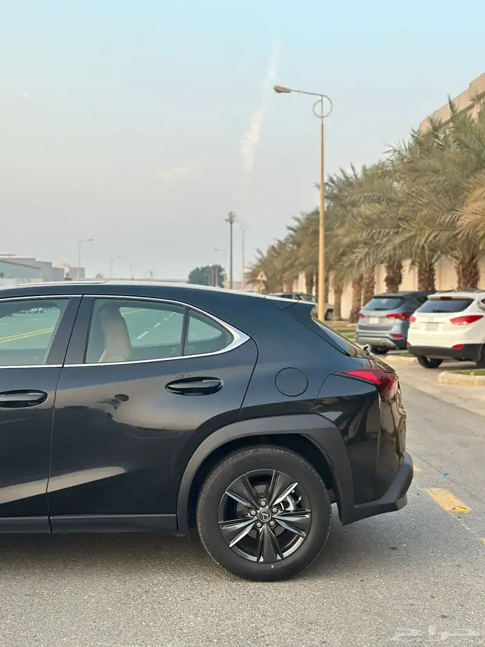 لكزس ux2023 فئة AA 8