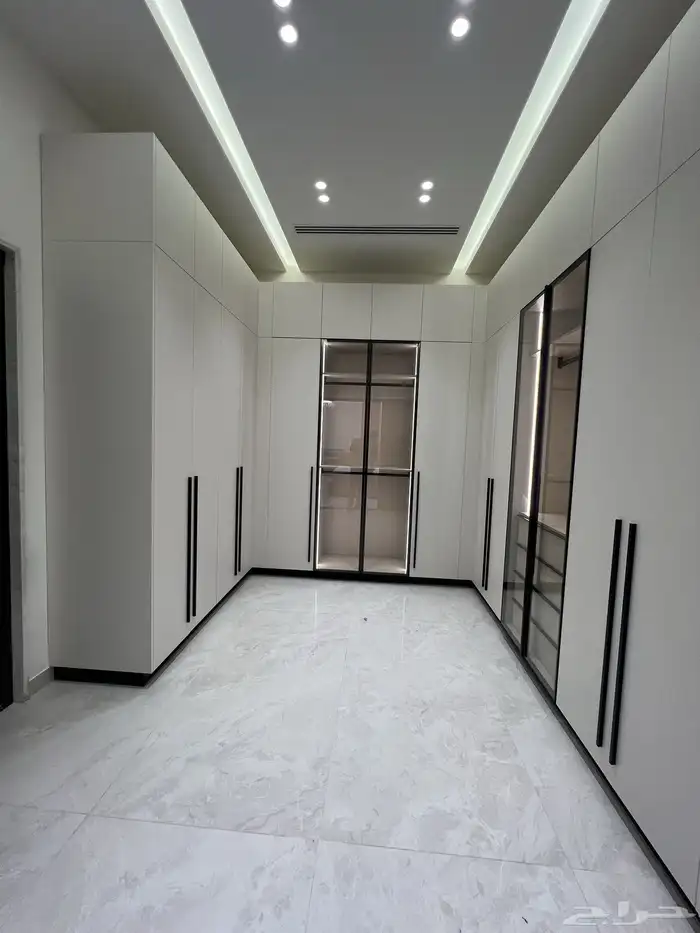 دولاب ملابس خزائن غرفة النوم ديكورات طاولات 13