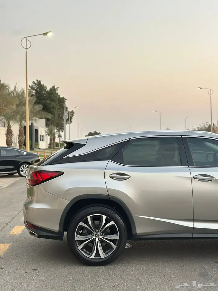 لكزس RX350 2021 9