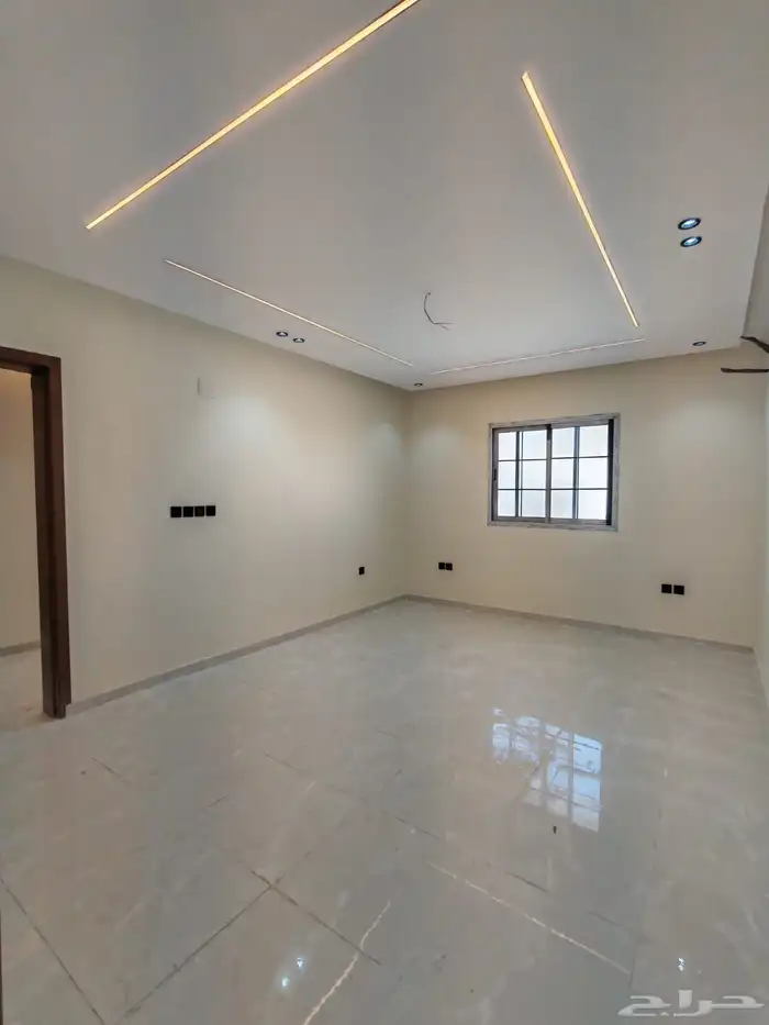 للبيع دور وشقه خلفيه حي القدس مساحة 735 6