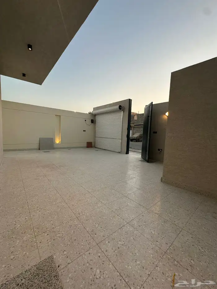 شقق ارضى وعلوى للبيع بحى الاخضر 12