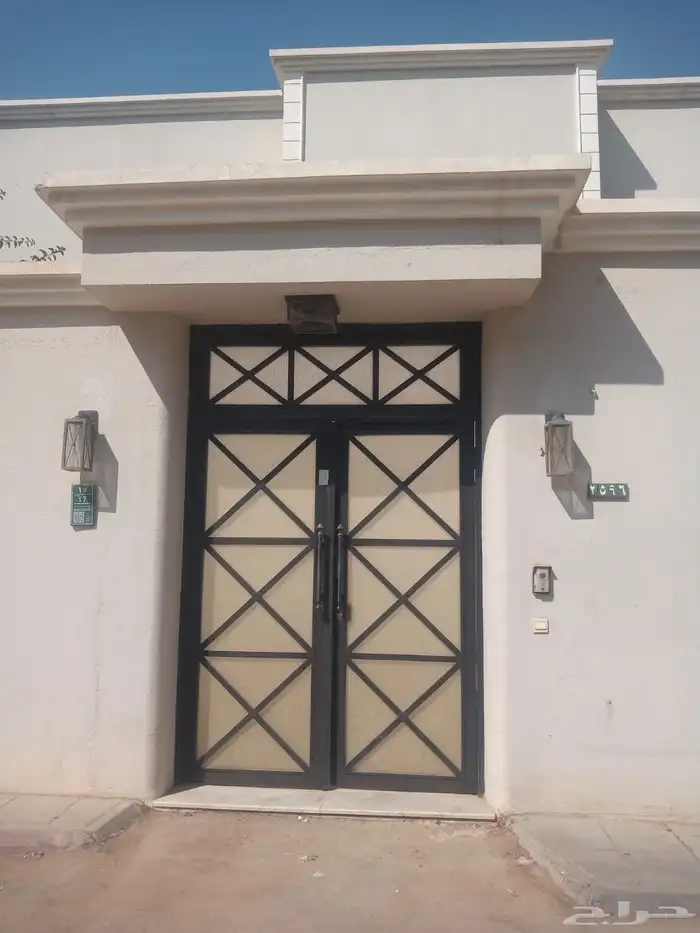 قصر للبيع الرياض حي الورود 4