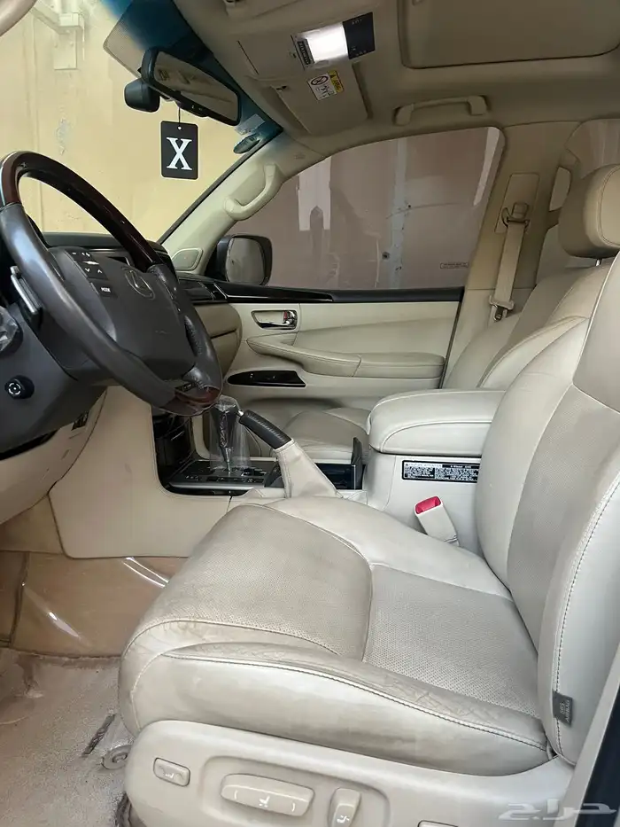 لكزس LX 570 DD 2015 مع لوحة مميزة 15