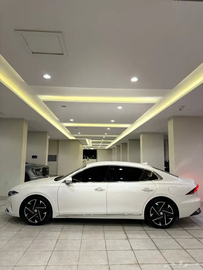 ازيرا 2021 ( بنزين ) فل كامل بحالة الوكالة 5