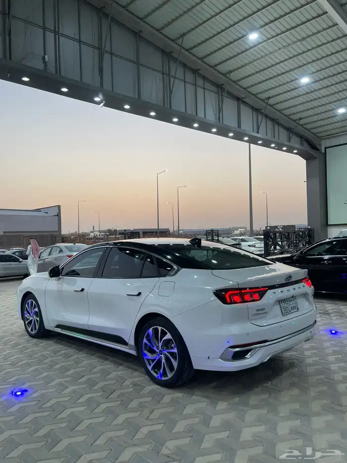 فورد تورس 2022 تيتانيوم الشكل الجديد 3