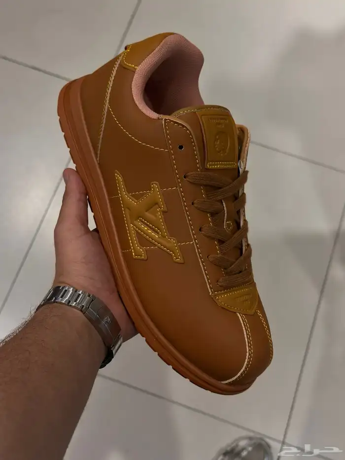 احذيه اسيكس ديور لويس فيتون ماستر فتنامي 40