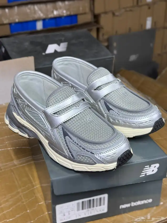 احذيه اسيكس ديور لويس فيتون ماستر فتنامي 67