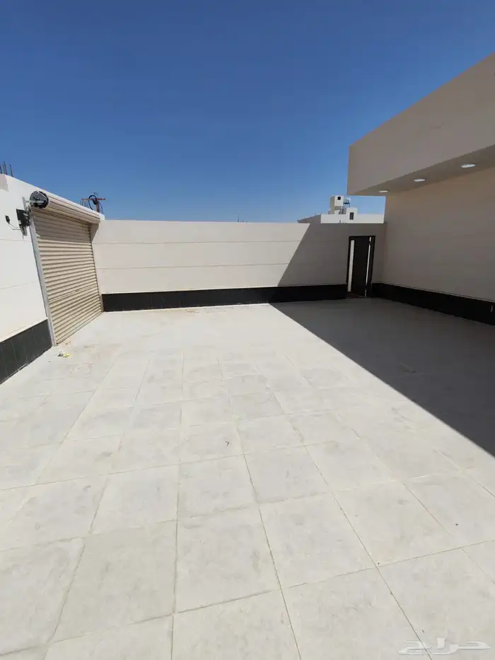 للبيع دور وشقه خلفيه حي القدس مساحة 735 9