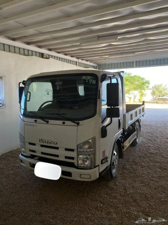 قلاب للإيجار الشهري أيسوزو موديل 2015 1